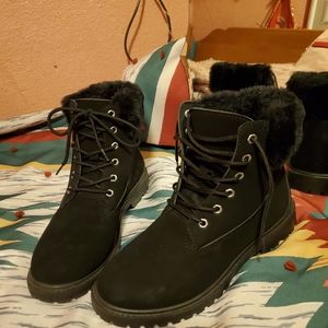 Bamboo Boots w/faux fur
